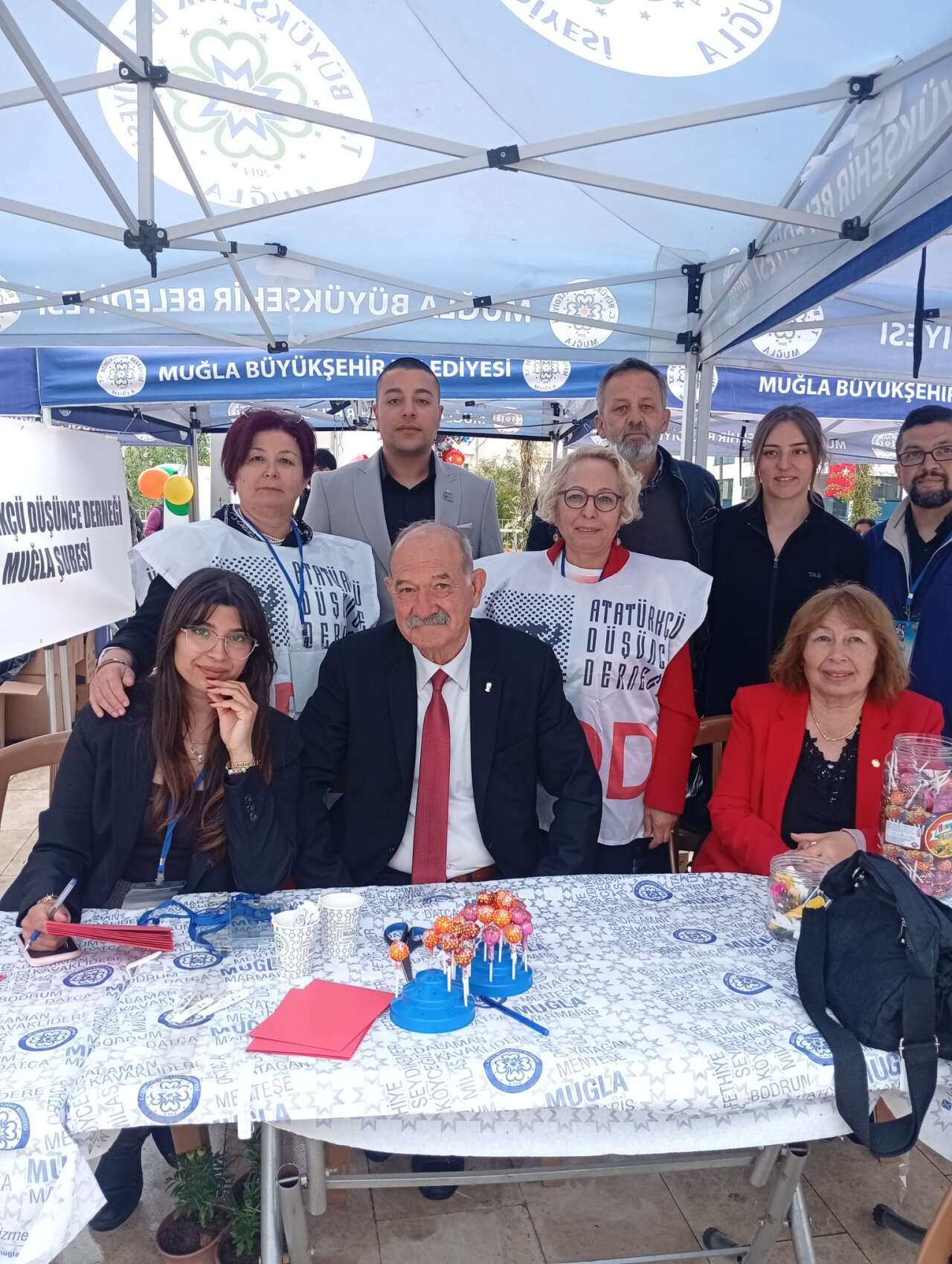 Kent Meydanı’nda Atamıza Mektup Mesaisi: ADD Muğla Şubesi Çocuklarla Buluştu 2